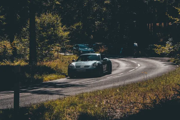 ティーユーエスケー カジノ Android/iOS アプリ